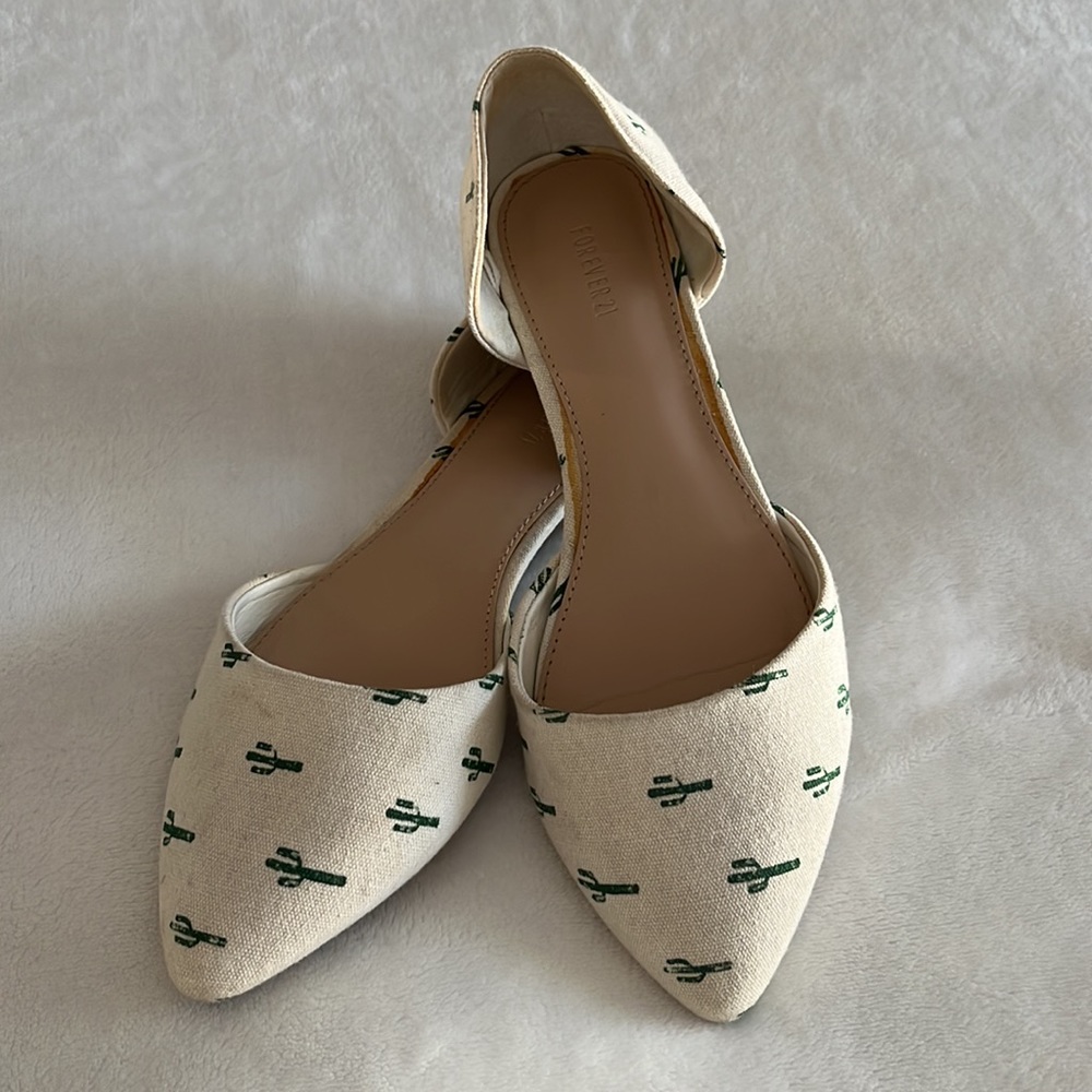 Forever 21 🌵 Pointed Flats